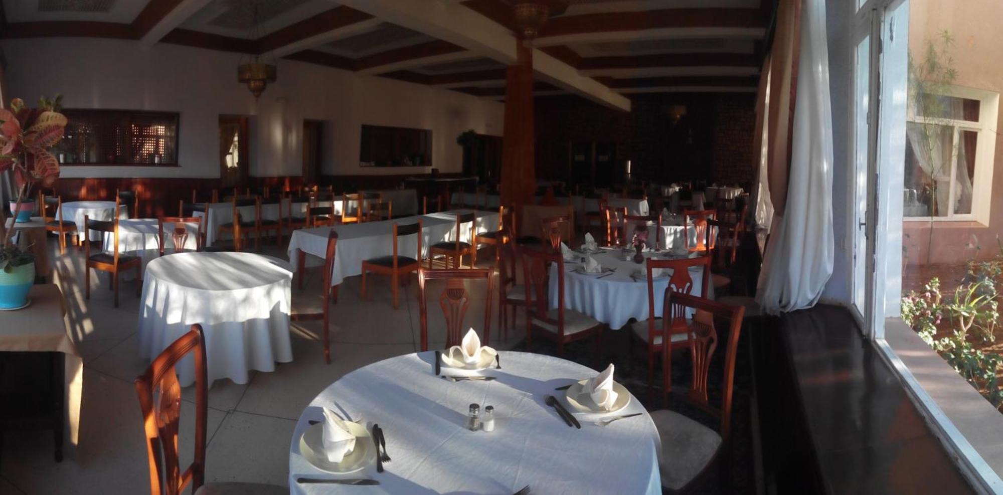 Hotel Les Amandiers Tafraout Exterior photo